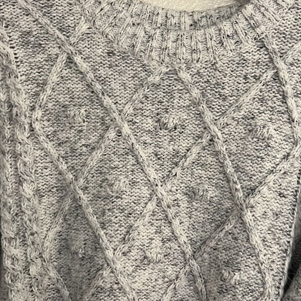 Grey nice blouse. - Picture 2 of 6